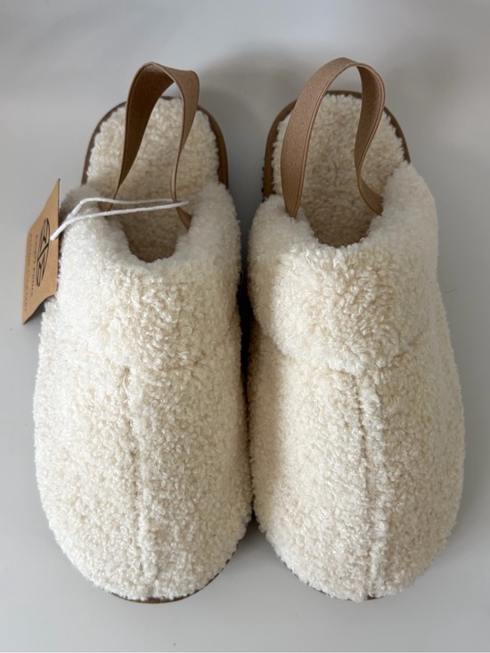 Shoes - Fluffy Platform Slippers Beige US 11
